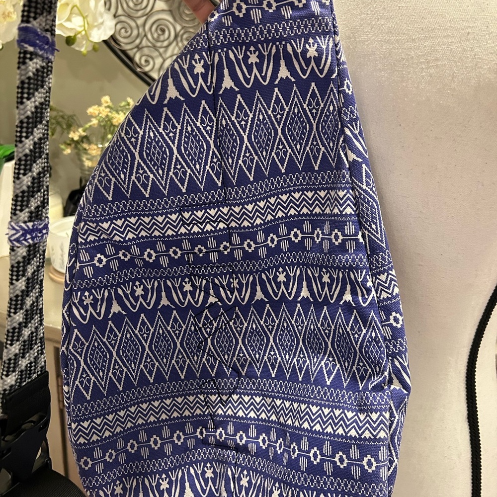 Kavu Blue & White Geometric Canvas Sling Bag - Picture 8 of 8